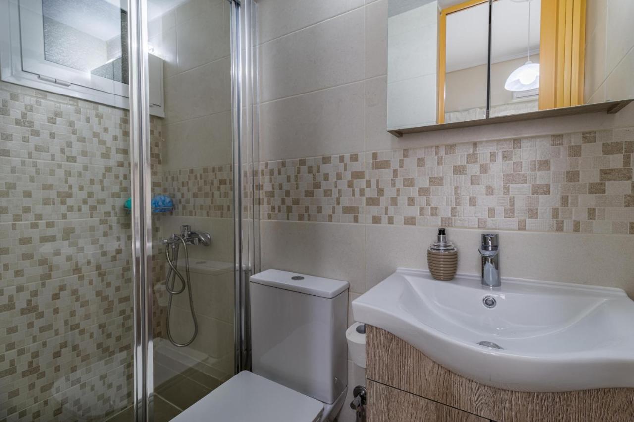 דירות Couples Retreat, Fully Equipped Studio/ Loutraki Beach מראה חיצוני תמונה