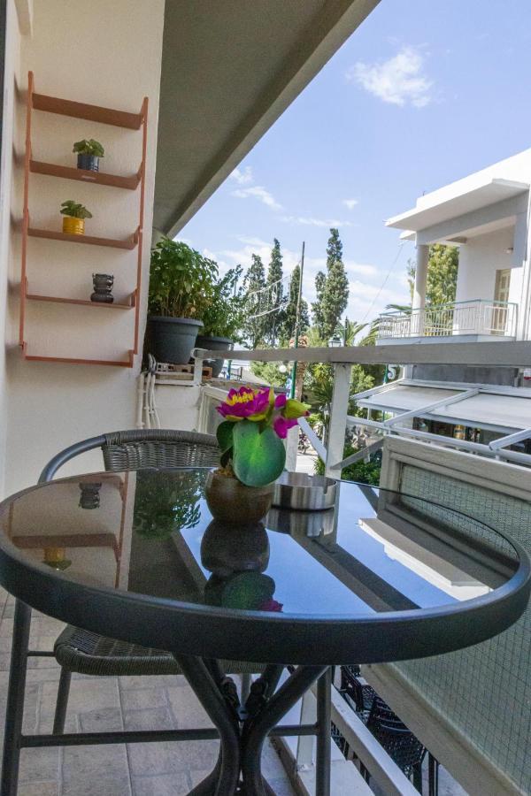 דירות Couples Retreat, Fully Equipped Studio/ Loutraki Beach מראה חיצוני תמונה